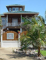 Honduras Utila villas houses properties for rent for sale The Bay Islands real estate beachfront