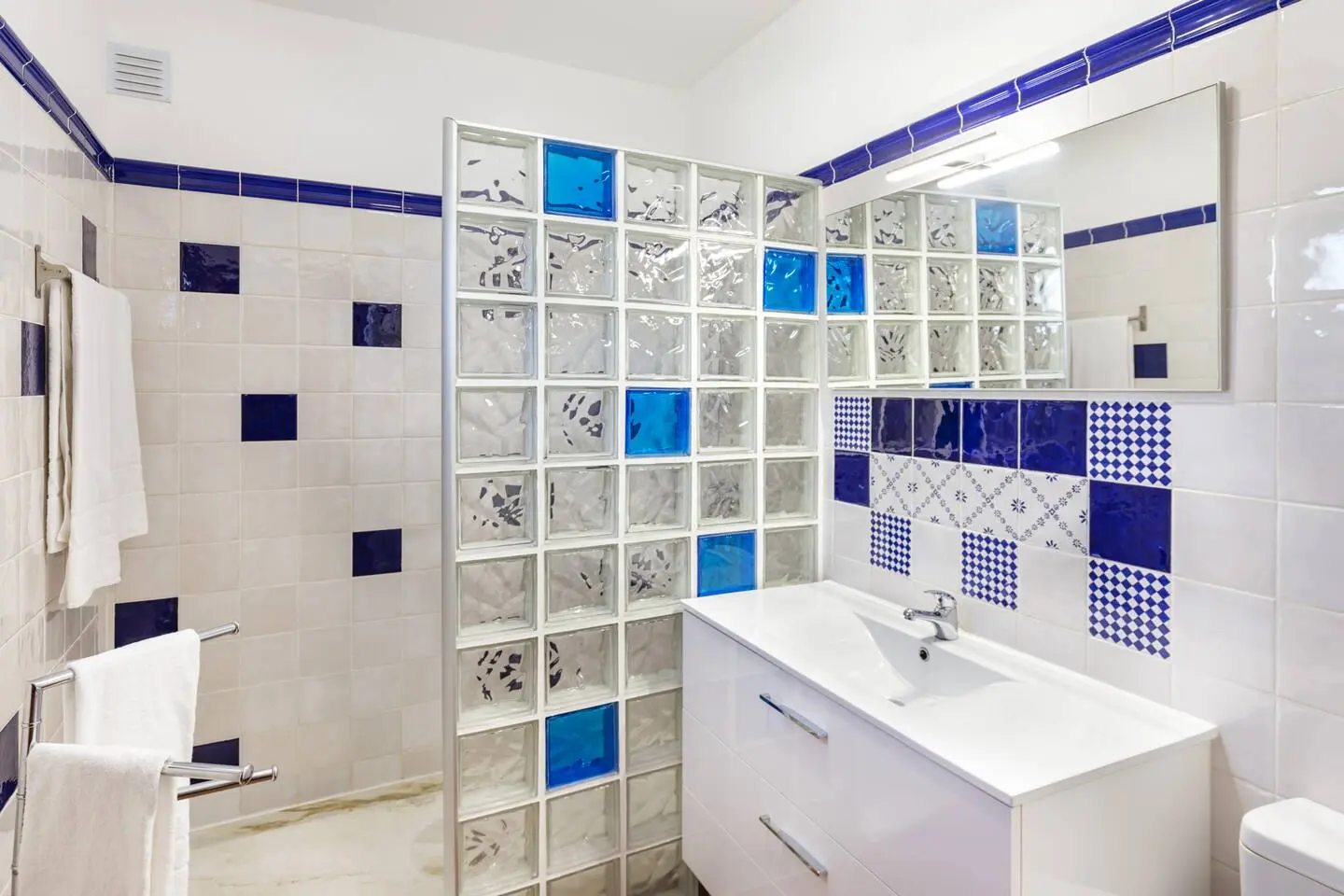 uploads/listings/temp/img_681d7ef87a4a76.21535214.webp